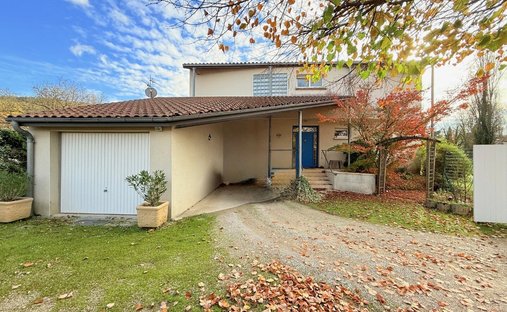 Villa in Charles de Gaulle, Cahors, France 1