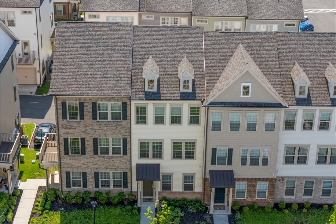 Townhouse in Livingston, New Jersey, United States 2 - 18090629