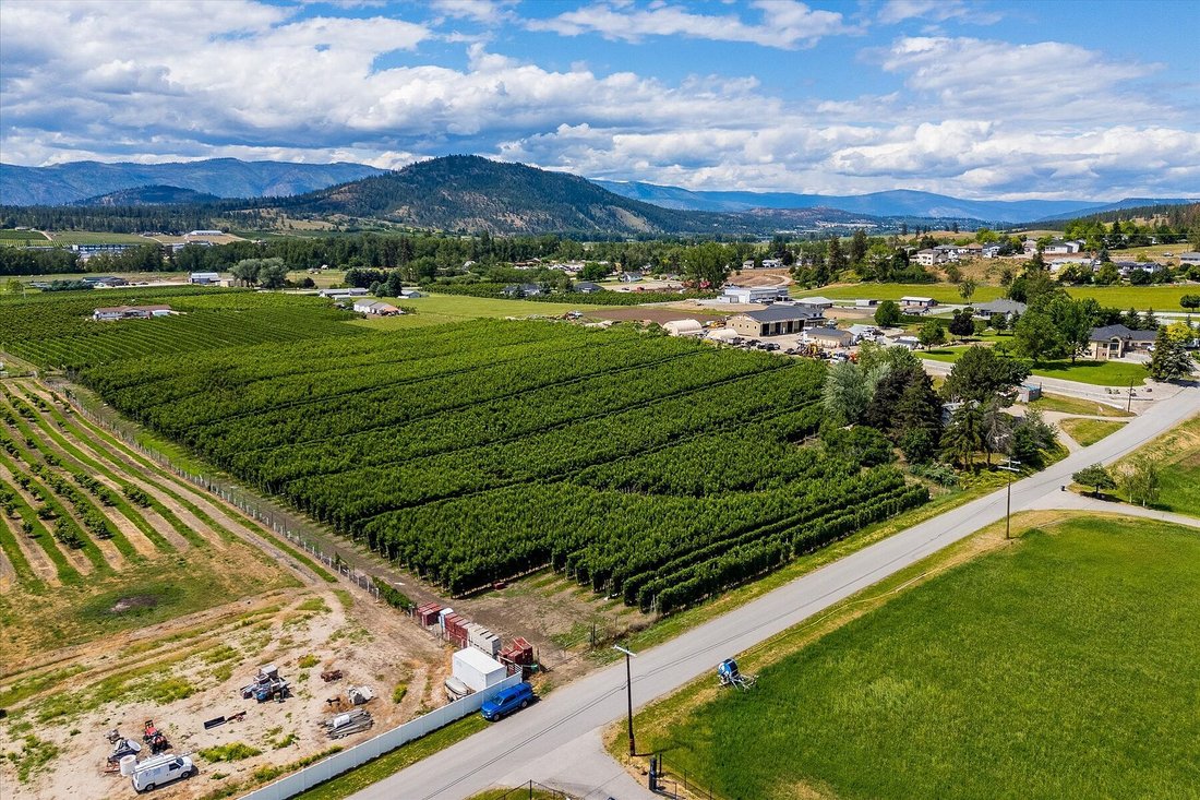 Farm Ranch in Kelowna, British Columbia, Canada 1 - 18090633