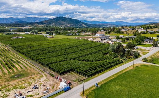 Farm Ranch in Kelowna, British Columbia, Canada 1