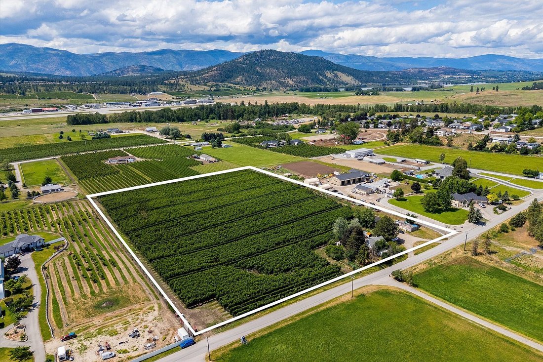 Farm Ranch in Kelowna, British Columbia, Canada 2 - 18090633