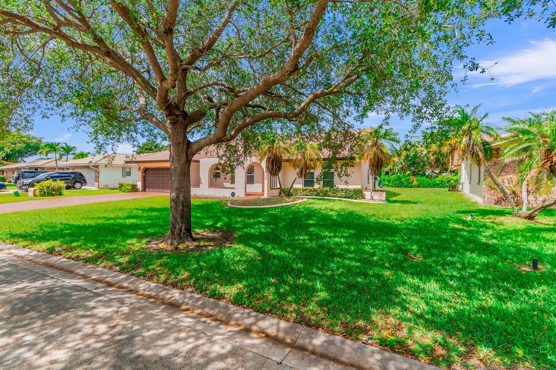 Coral Springs, Florida, United States 3 - 18090635