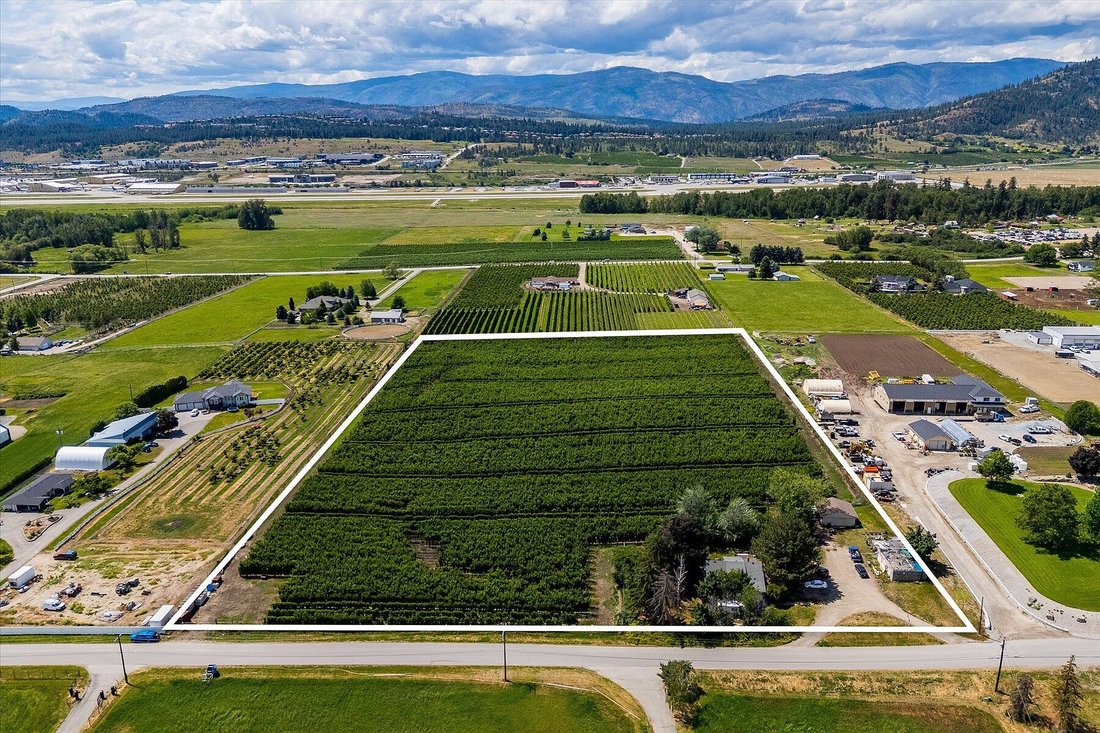 Farm Ranch in Kelowna, British Columbia, Canada 4 - 18090633