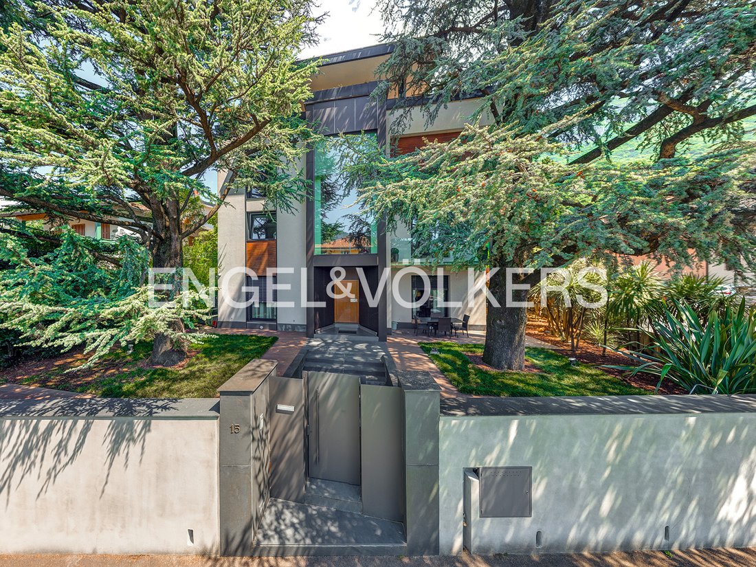 Villa in Pescarenico-Maggianico, Lecco, Lombardy 4 - 18003949