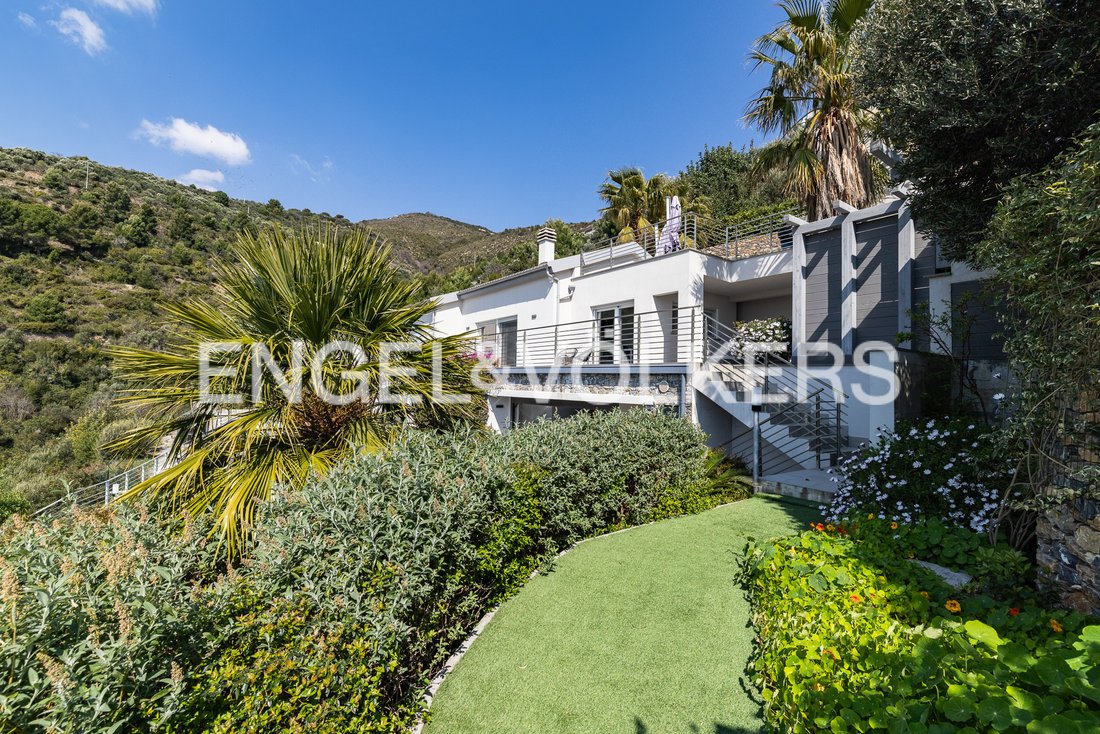 Villa in Central Hill, Alassio, Liguria 1 - 18100357