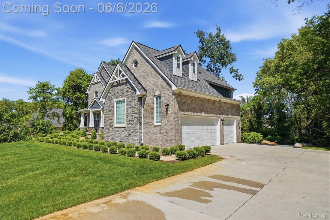 House in Wixom, Michigan, United States 3 - 18098640