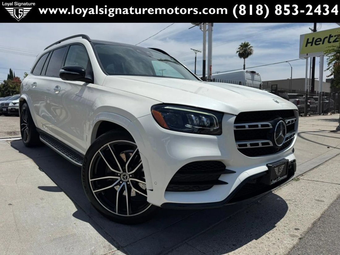 Suv in Van Nuys, CA, United States 1 - 18106668