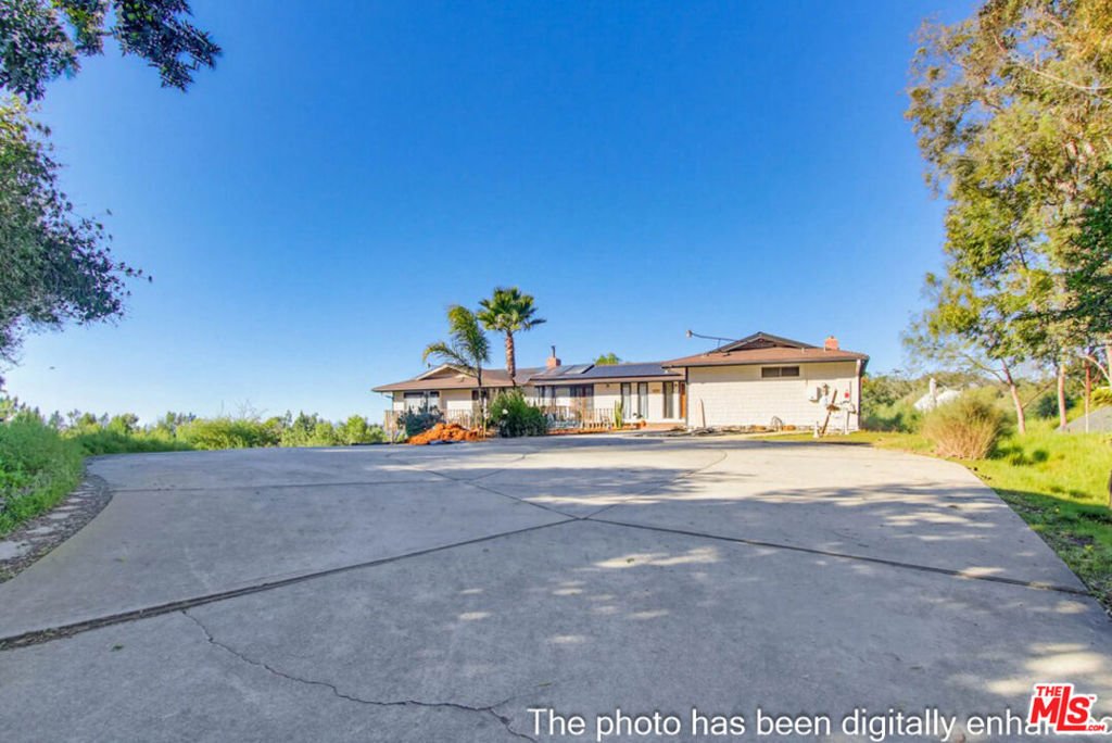 House in Vista, California, United States 3 - 18100714