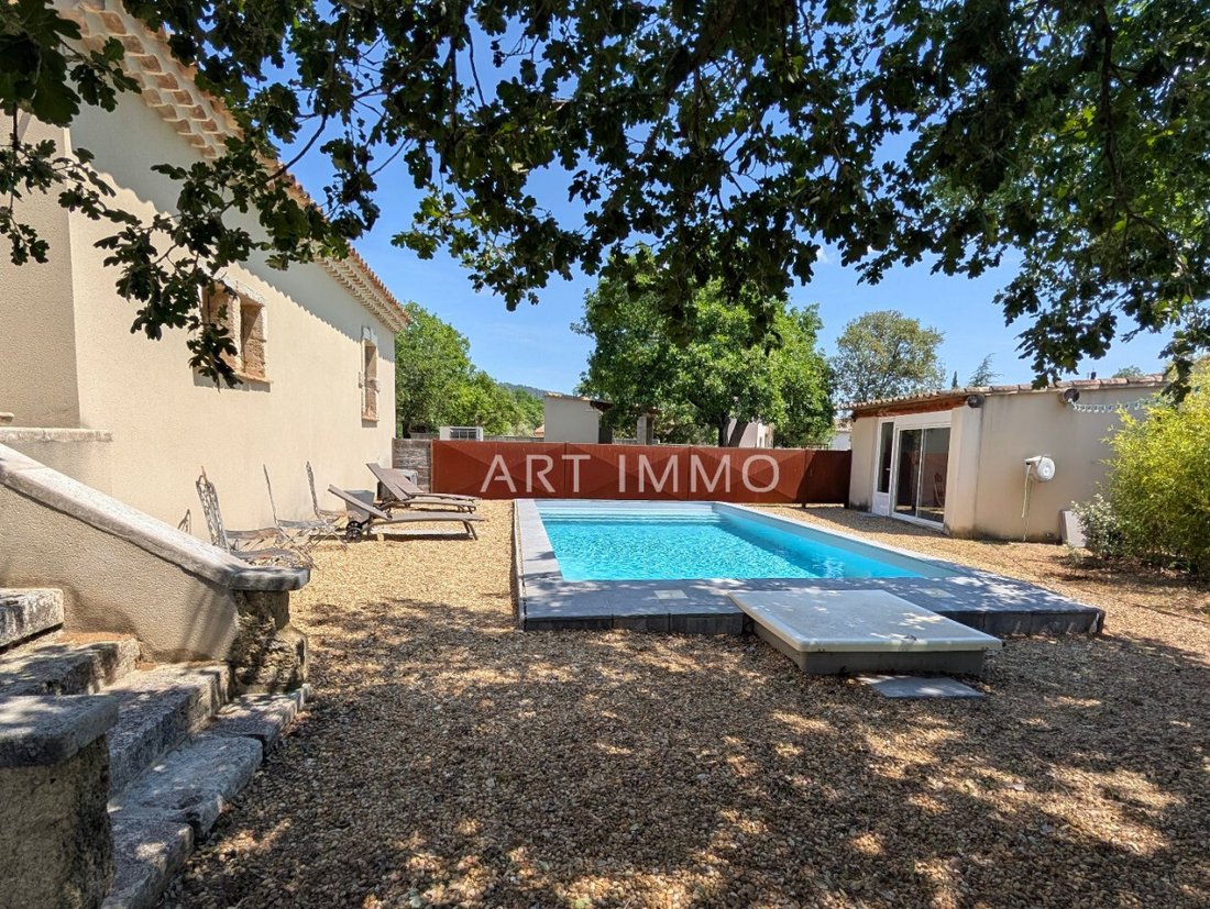 House in Saint-Saturnin-lès-Apt, Provence-Alpes-Côte d'Azur, France 3 - 15494835