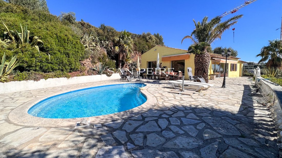 Villa in Les Issambres, Roquebrune-sur-Argens, France 3 - 16401545
