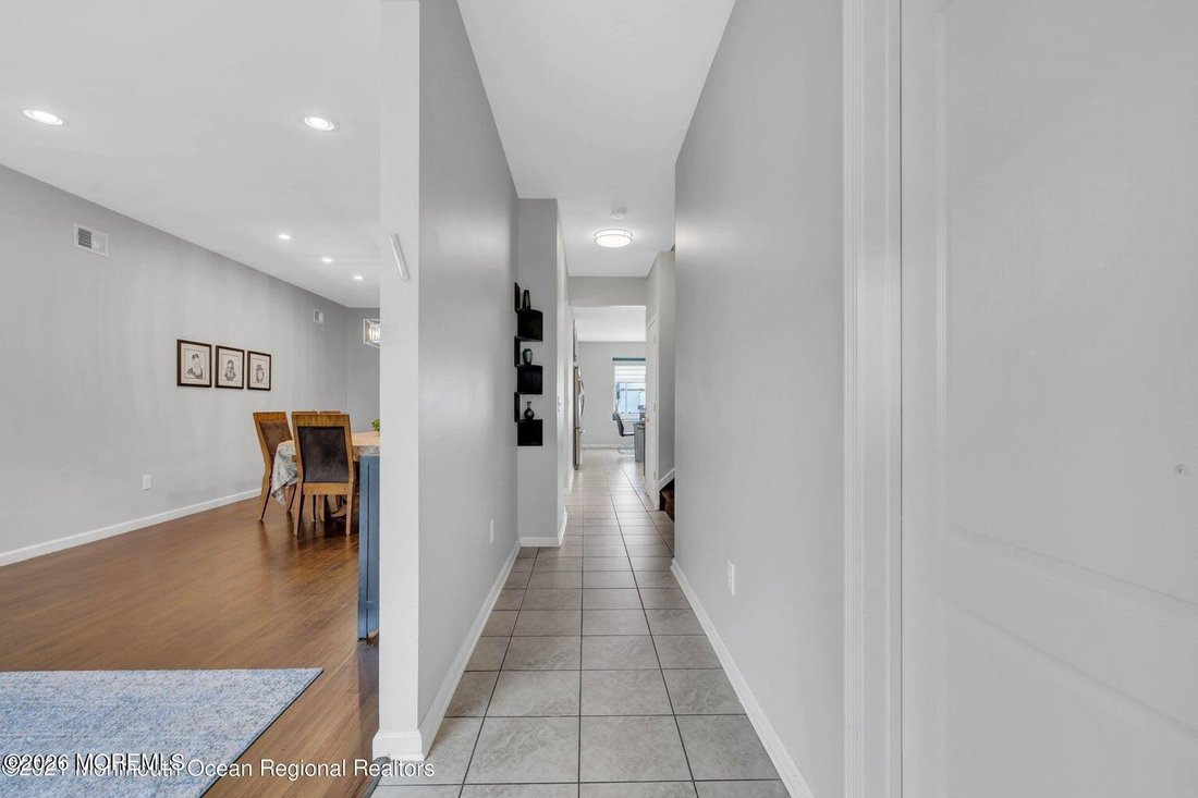 House in Lakewood Township, New Jersey, United States 5 - 18108252