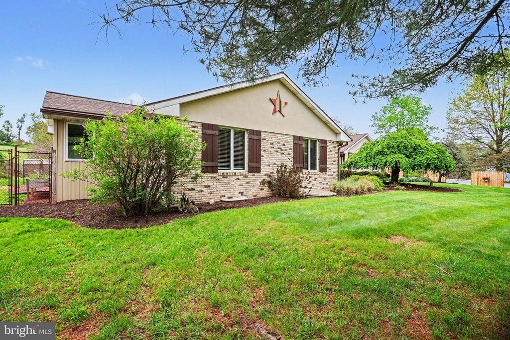 House in Bainbridge, Pennsylvania, United States 2 - 18092400