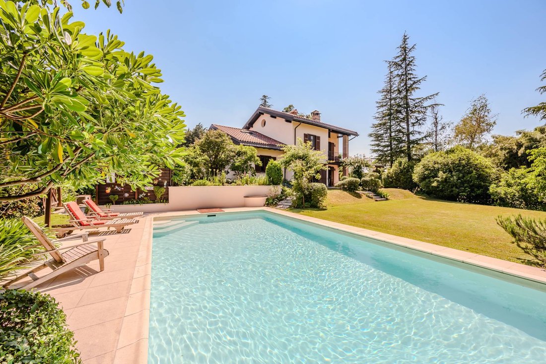 House in Bodio Lomnago, Lombardy, Italy 1 - 18105134