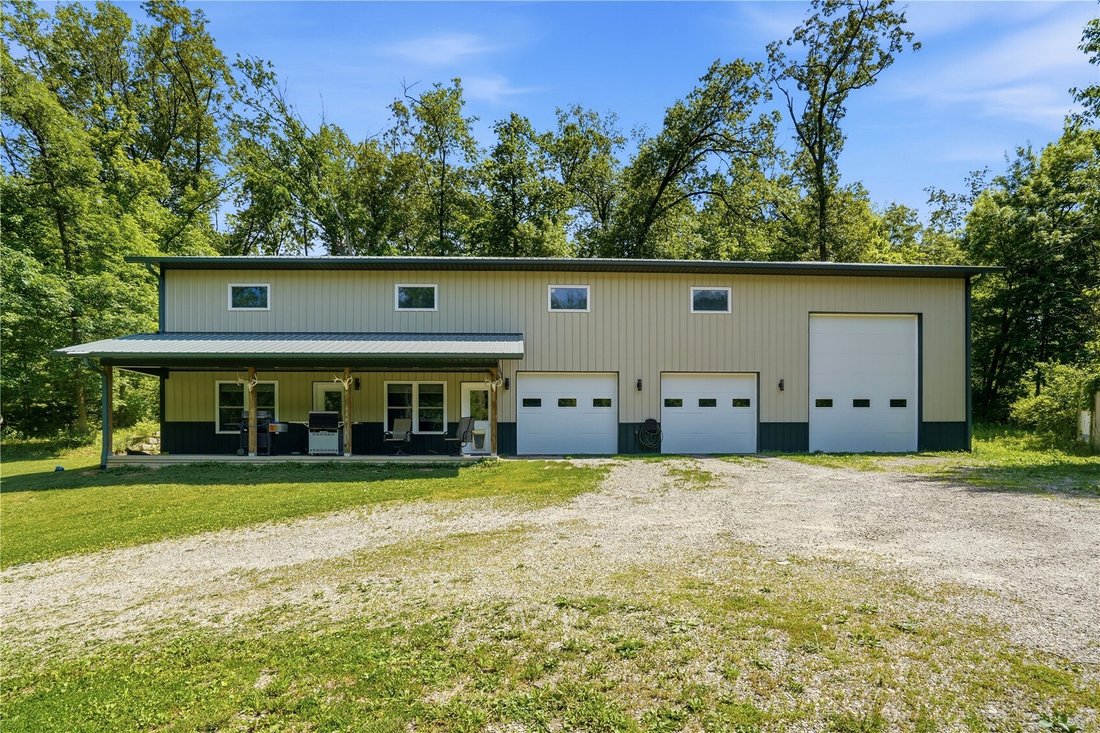 House in Swisher, Iowa, United States 2 - 16755270