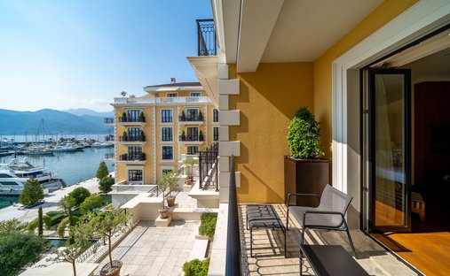 Apartment in Tivat, Tivat Municipality, Montenegro 1