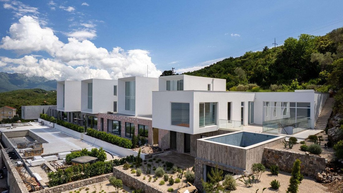 Villa in Krašići, Tivat Municipality, Montenegro 3 - 16503968