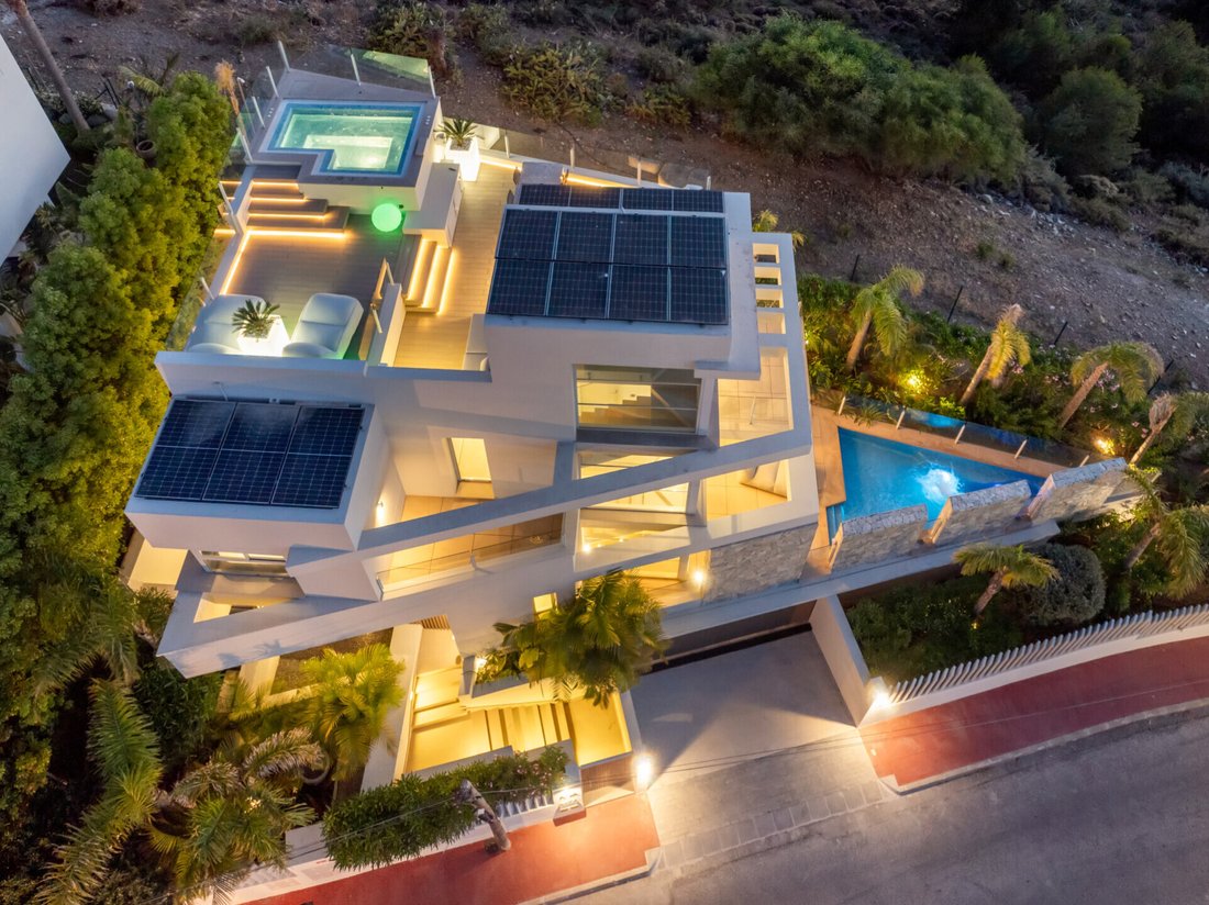 Villa in Puerto Banus, Marbella, Spain 2 - 18107134
