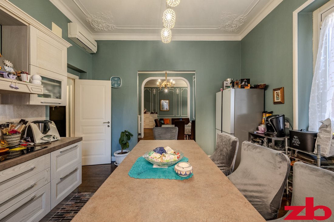 Apartment in City Center, Genoa, Liguria 4 - 18096005
