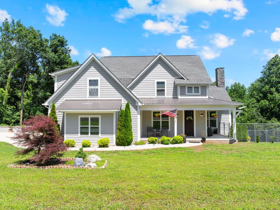 House in Tullahoma, Tennessee, United States 3 - 18090957