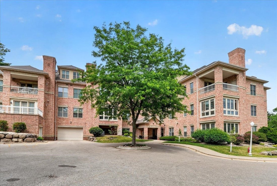 Condo in Madison, Wisconsin, United States 2 - 18102388