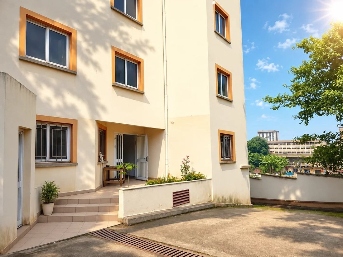 Estate in Yaoundé, Centre Region, Cameroon 5 - 18100581