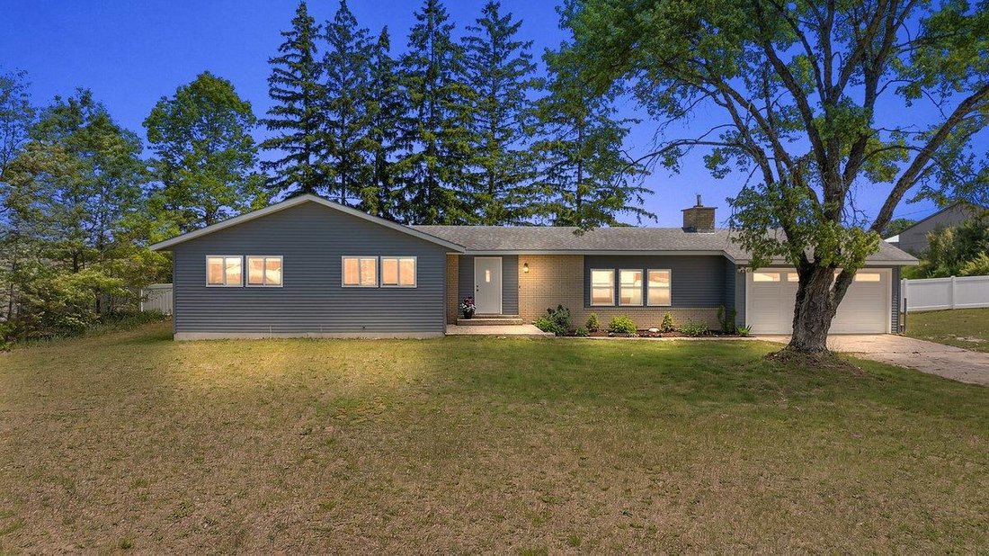 House in Whitehall, Michigan, United States 3 - 18097347