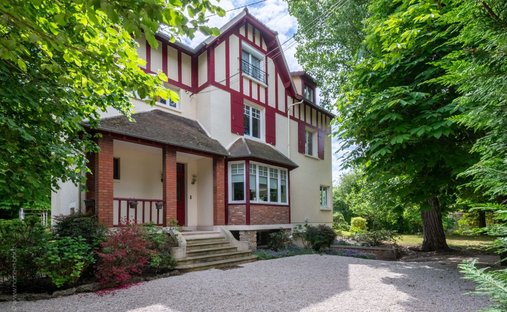 House in Centre Ville, Rueil-Malmaison, France 1