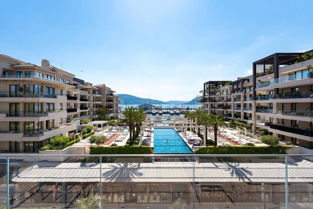 Apartment in Tivat, Tivat Municipality, Montenegro 2 - 16503998