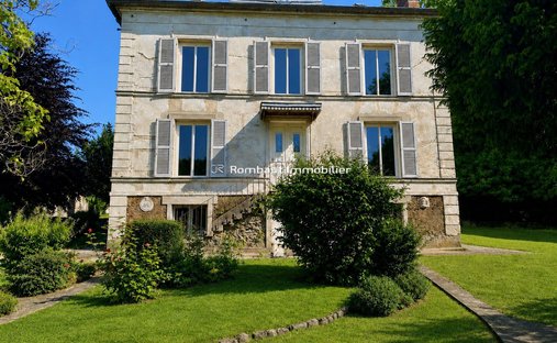 Casa en Bourg-La Feuillaume Nord, La Celle-Saint-Cloud, Francia 1