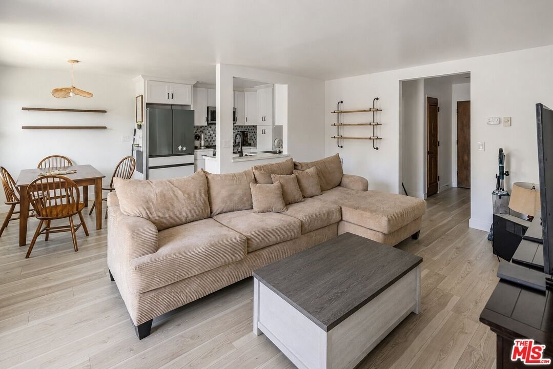 Condo in Los Angeles, California, United States 4 - 18092929