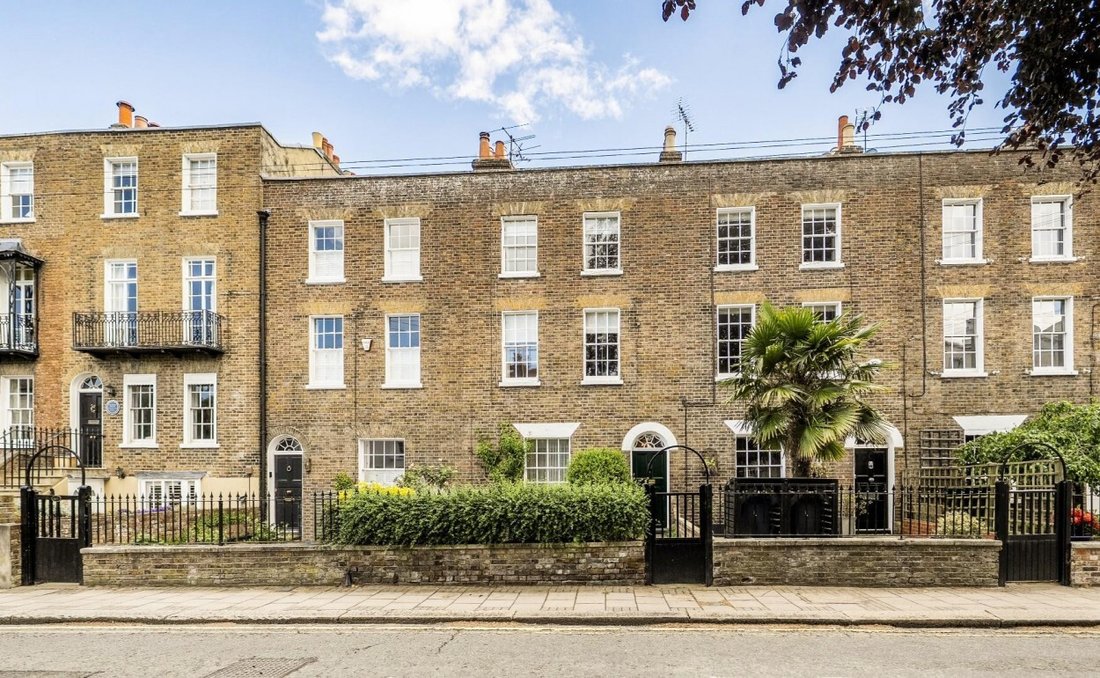 House in Windsor, England 1 - 18091318