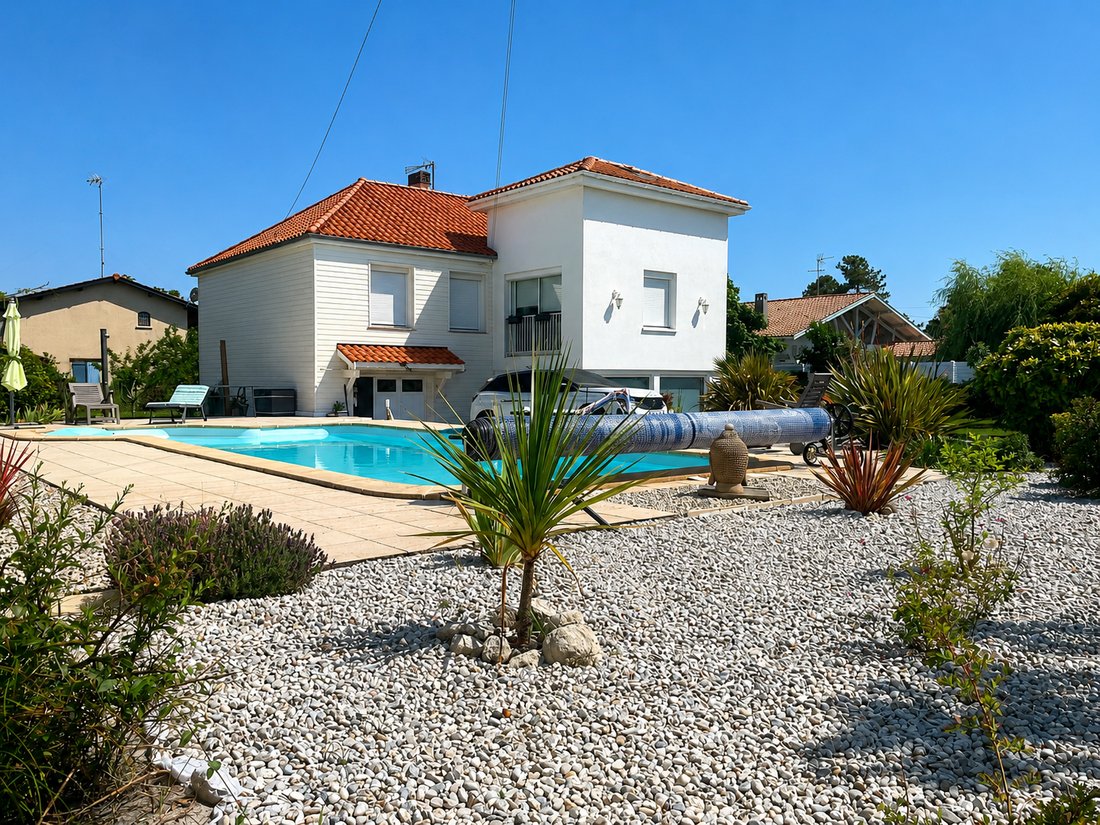 House in Ares, Nouvelle-Aquitaine, France 1 - 18102899