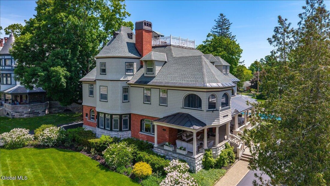 House in Saratoga Springs, New York, United States 2 - 18104702