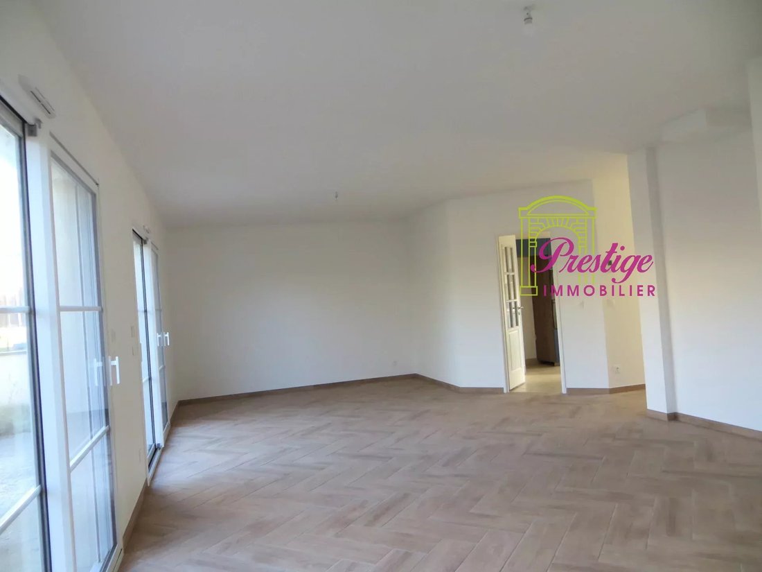 House in Foch, Maisons-Laffitte, France 2 - 18101617