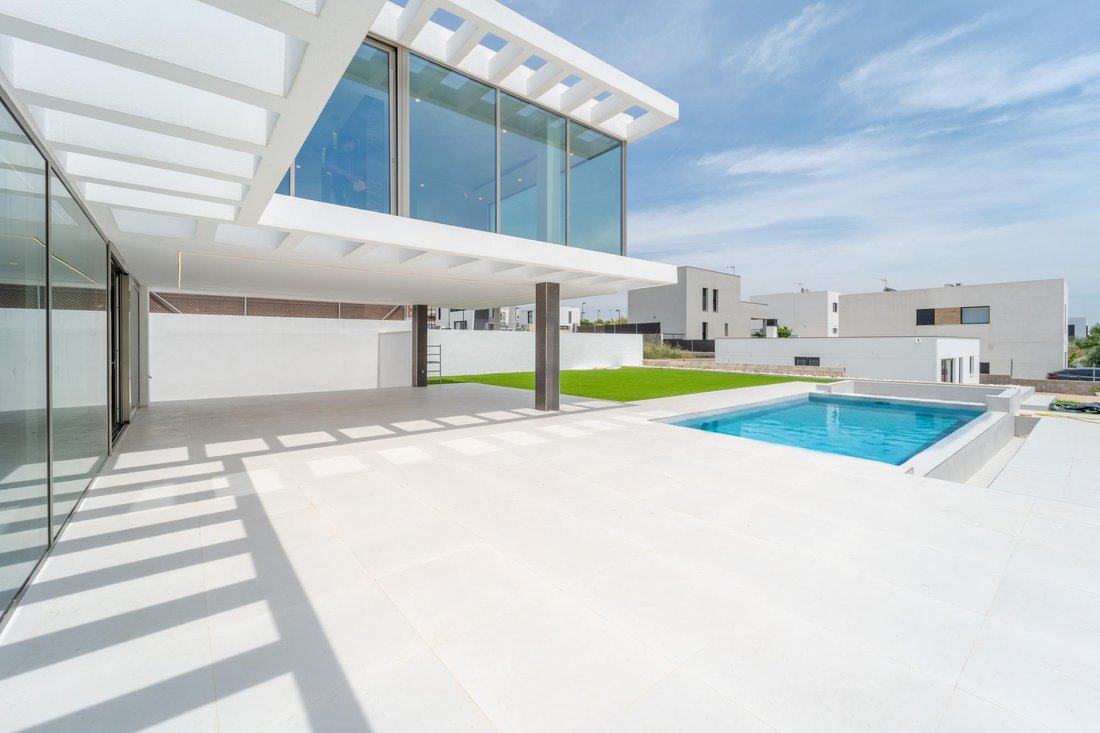 Villa in Torrent, Valencian Community, Spain 5 - 18092024