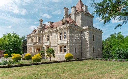 Schloss in Saint Ausone-Saint Martin-Saint Gelais, Angoulême, Frankreich 1