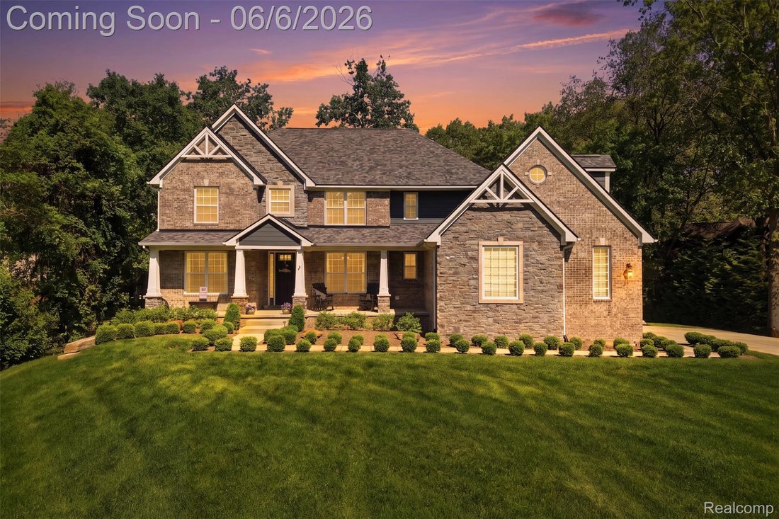 House in Wixom, Michigan, United States 1 - 18098640