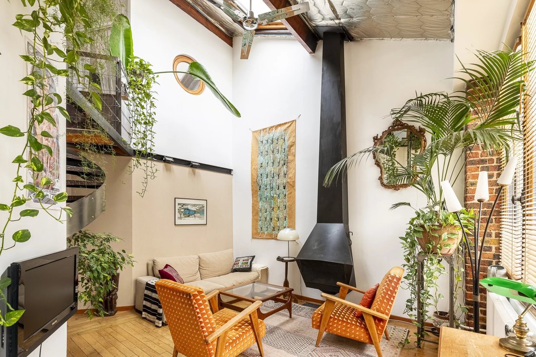Apartment in Porte Saint Denis-Paradis, Paris 10e Arrondissement, Paris 3 - 18101680