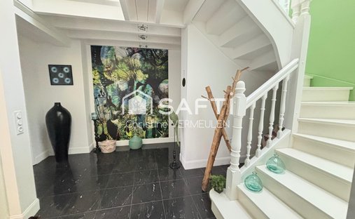 Maison à Est, Lisieux, France 1