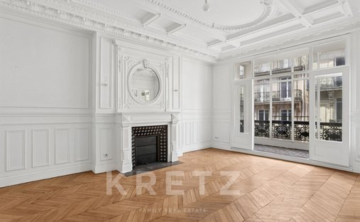 Apartment in Triangle d'Or, Paris 8e Arrondissement, Paris 1