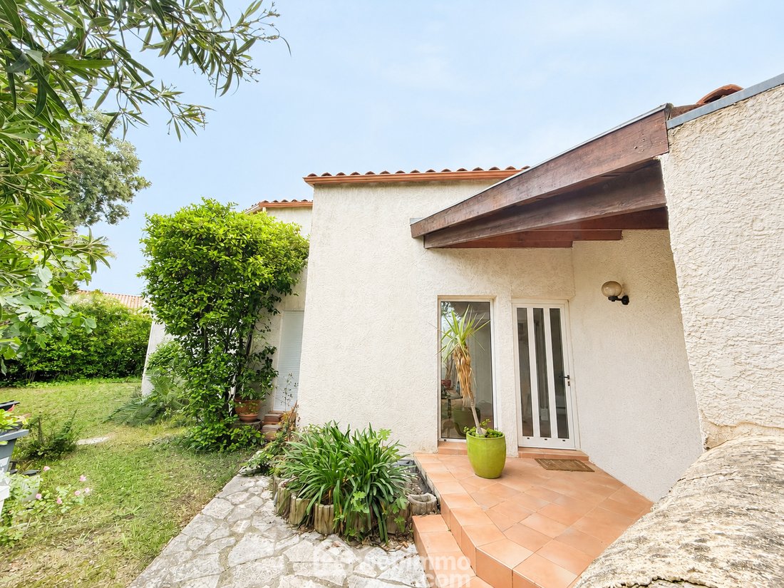 Villa in Saint-Aunes, Occitania, France 3 - 18101719