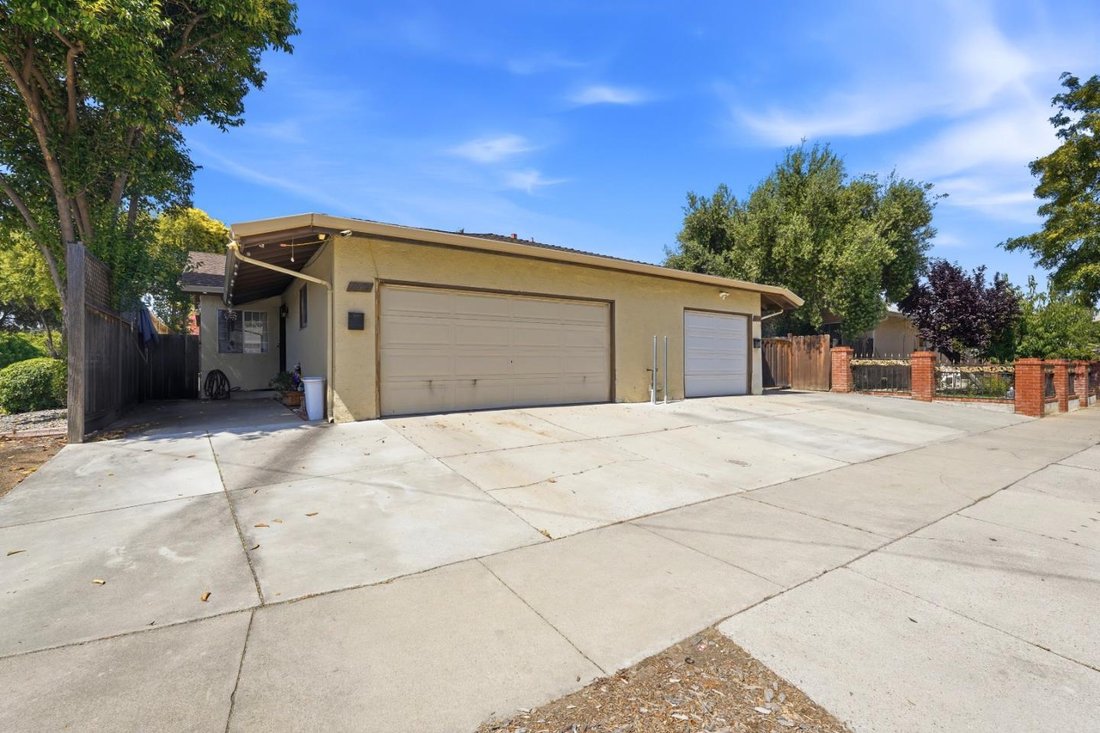 House in San Jose, California, United States 1 - 18102574