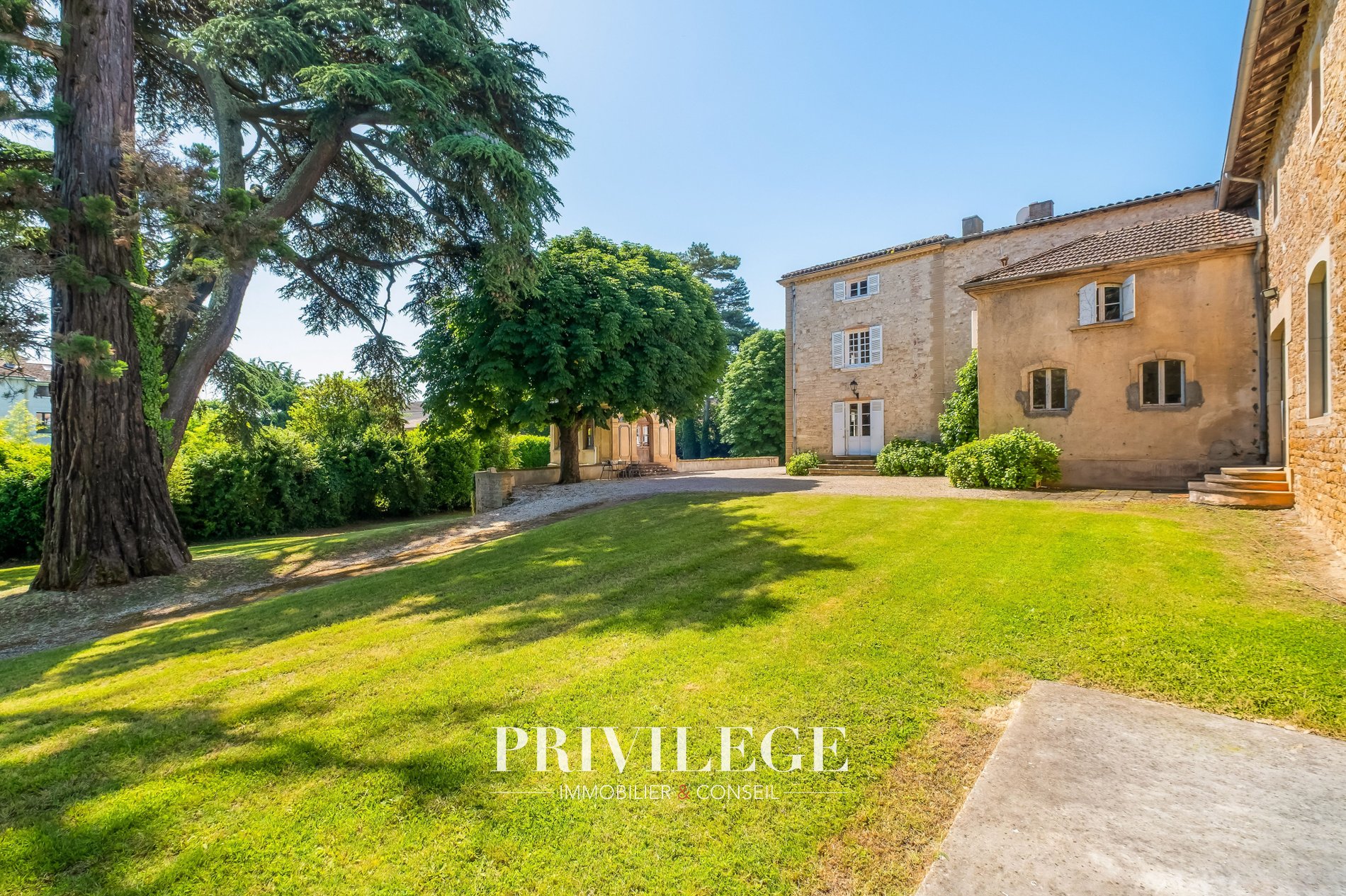 Loft D'exception De Plus De 300 M² Avec Piscine Et Jardin Privatif