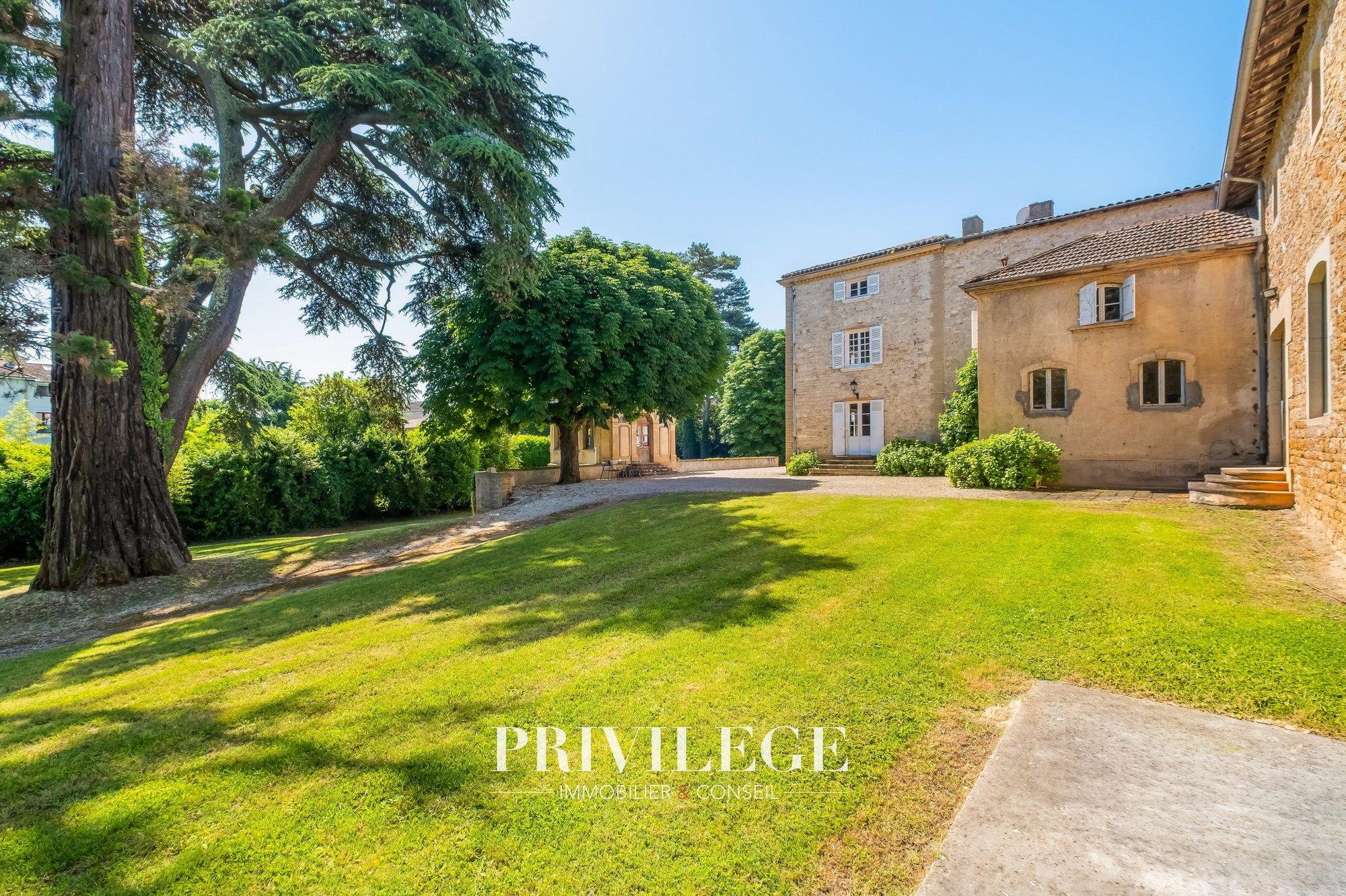 Loft D'exception De Plus De 300 M² Avec Piscine Et Jardin Privatif
