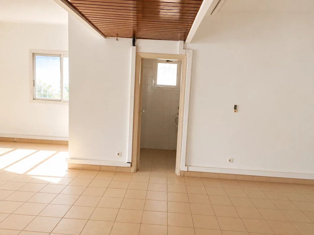 Estate in Yaoundé, Centre Region, Cameroon 4 - 18100581