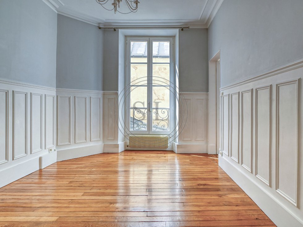 Apartment in Domaine National du Château, Versailles, France 2 - 18102967