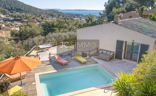 House in Centre Ville, Carqueiranne, France 1