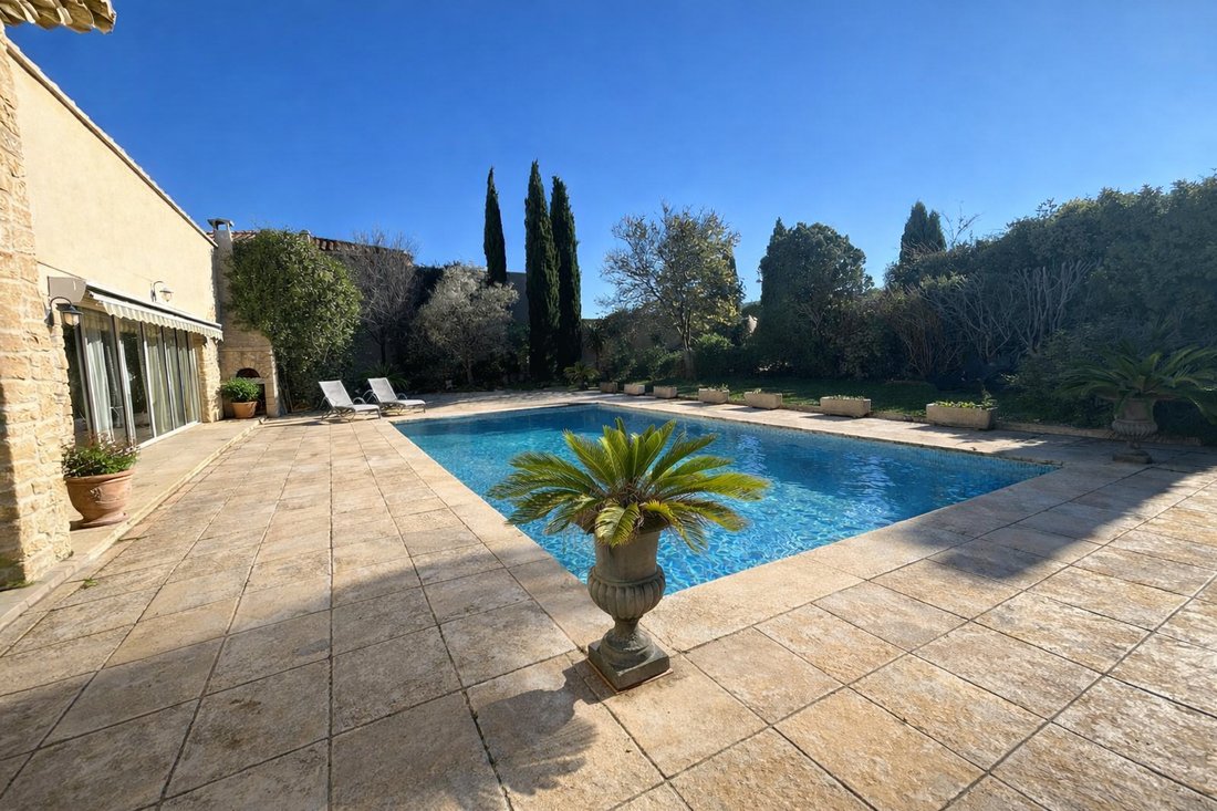 Villa in Les Hameaux, Saint-Victoret, France 1 - 18094054