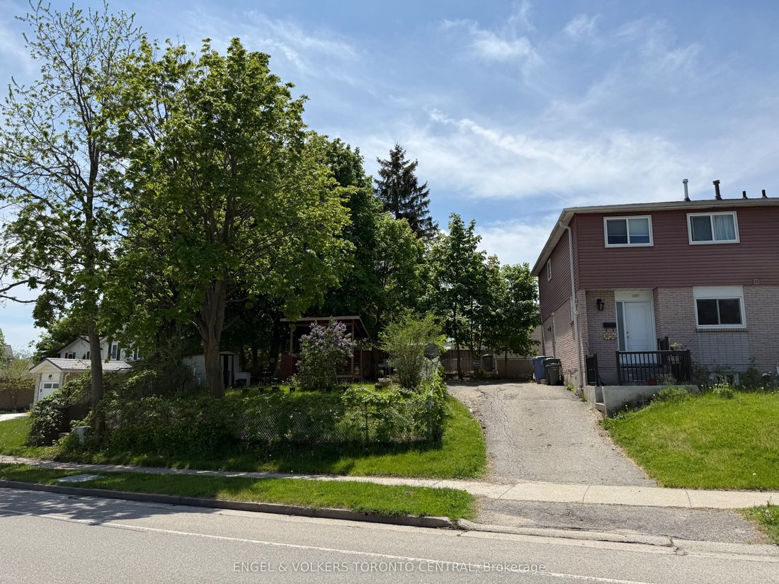 House in Guelph, Ontario, Canada 2 - 18103263