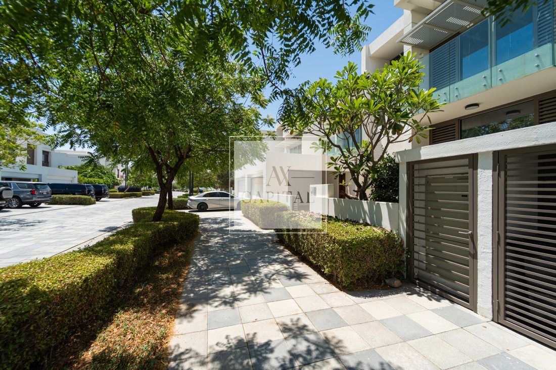 Villa in MBR- Al Merkad, Dubai, United Arab Emirates 2 - 18102925